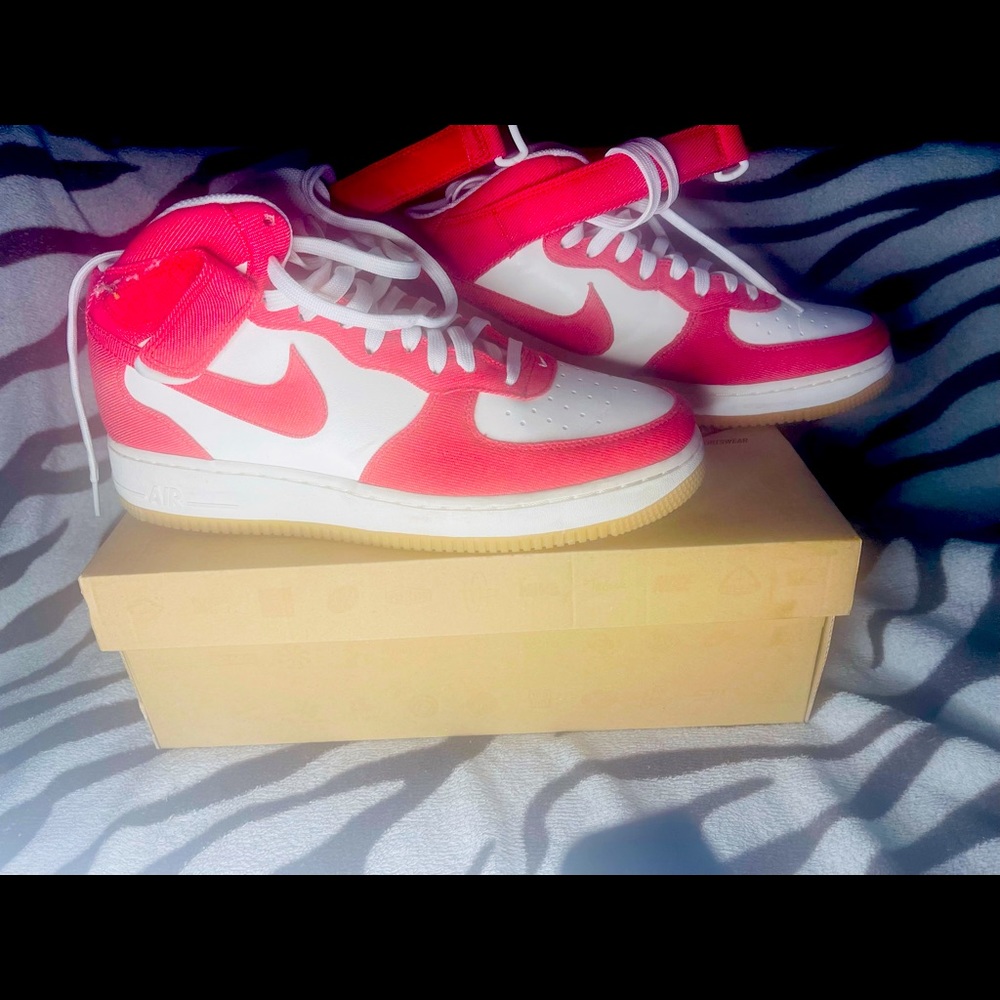 Nike Air Force 1